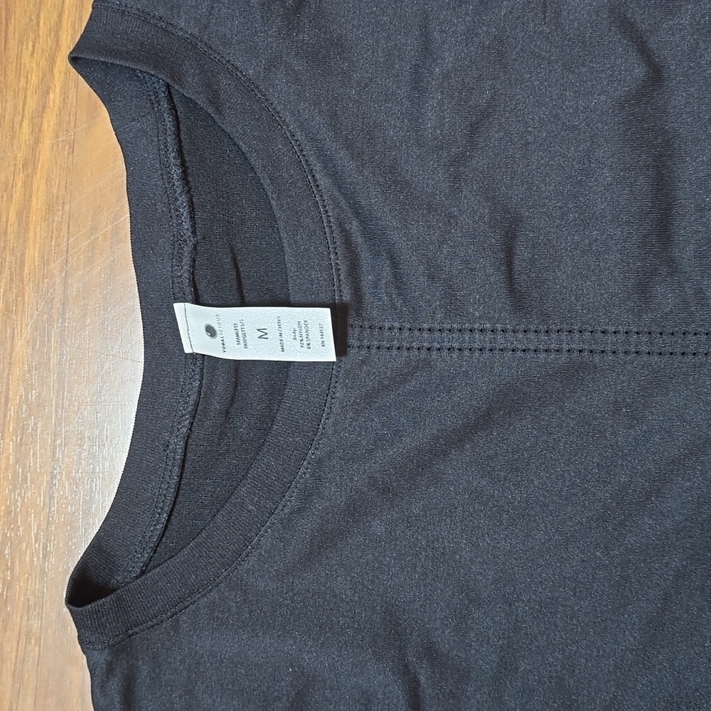 Yogalicious Seamless Bridgett Long Sleeve Workout Top - Picture 2 of 7